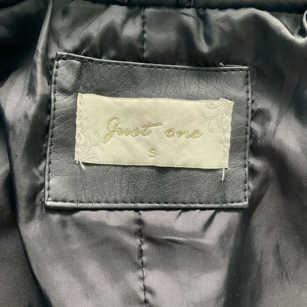 Black jacket - Picture 6 of 7